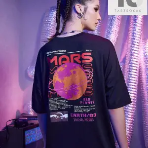 Street Life Letter Planet Grafik Büyük Boy Tişört