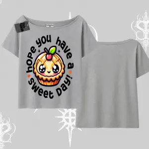 Sweet Day Cupcake Baskılı Kayık Yaka Tshirt