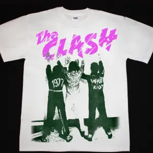 THE AGGROLITES FURY NOW NEW BLACK T SHIRT ÖN BASKILI
