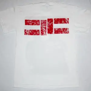 THE HU SYMBOL NEW BLACK T-SHIRT ÖN VE ARAKA BASKILI
