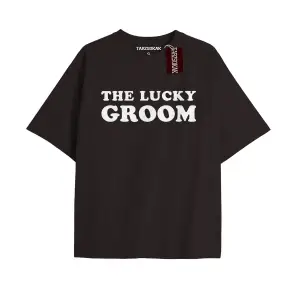 THE LUCKY GROOM Unisex Oversize Yazılı Tshirt SİYAH