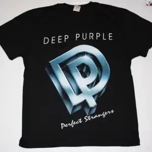 THE SKINTS PENNY LOGO NEW BLACK T-SHIRT ÖN VE ARAKA BASKILI
