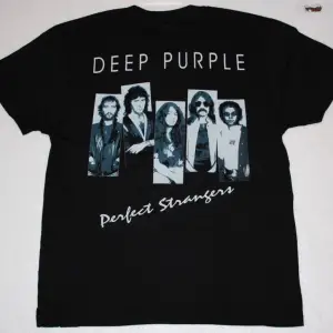 THE SKINTS PENNY LOGO NEW BLACK T-SHIRT ÖN VE ARAKA BASKILI