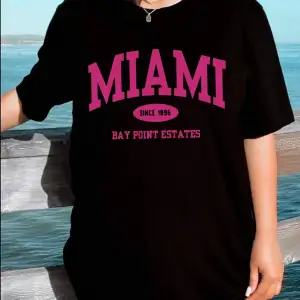 TOM & JERRY X Sloganlı ve Karikatür Grafikli Düşük Omuzlu Oversize Tişört