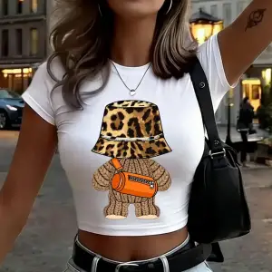 Trendy Karikatür Ayı Kıyafet Baskılar Kadın Kırpma T-Shirt Yaz O-Boyun İnce Üstler Yüksek Ela