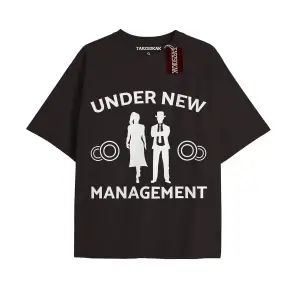 UNDER NEW MANAGEMENT Unisex Oversize Yazılı Tshirt SİYAH