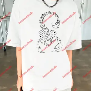 Unisex Akrep Baskılı Tshirt Beyaz