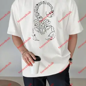 Unisex Akrep Baskılı Tshirt Beyaz
