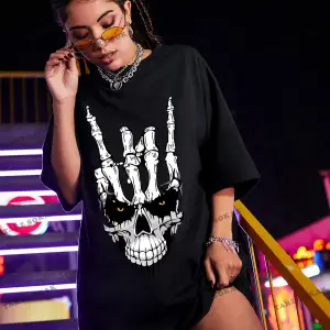 Unisex BAY  Kafatası Baskılı Düşük Omuzlu Büyük Boy Tişört KOD-1329