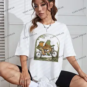 Unisex BAY  Kurbağa Desenli Düşük Omuzlu Tişört KOD-1364