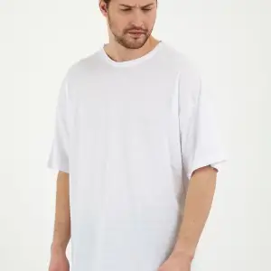 Unisex Beyaz Bol Kesim Oversize Tshirt