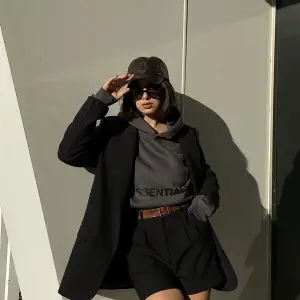 Unisex Beyaz Essentials Sweatshirt Trndz204