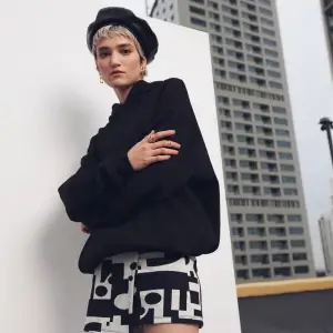 Unisex Beyaz Essentials Sweatshirt Trndz204