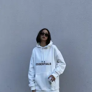 Unisex Beyaz Essentials Sweatshirt Trndz204