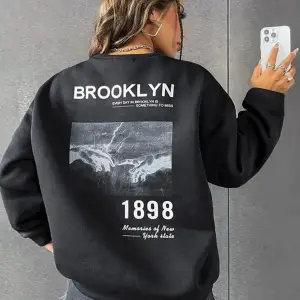 Unisex Brooklyn Baskılı Bisiklet Yaka Sweatshirt Beyaz