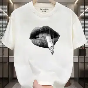UNİSEX Carzy Lips T-shirt