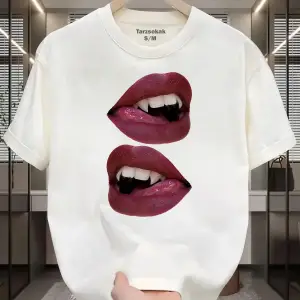 UNİSEX Carzy Lips T-shirt
