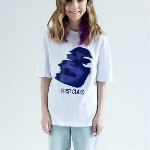 Unisex First Class Beyaz Tshirt