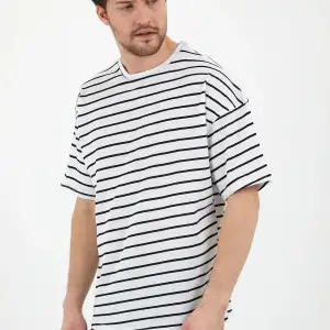 Unisex Gri Beyaz Çizgili Oversize Tshirt