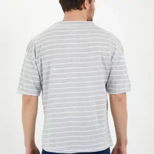 Unisex Gri Beyaz Çizgili Oversize Tshirt
