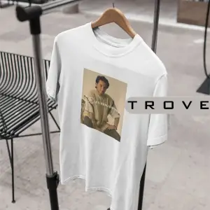 Unısex Kadın Erkek Benjamın Les Tarkan Poster Çekim %100 Pamuk Baskılı Siyah Beyaz T-shirt