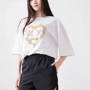 Unisex Kemik Kalp Beyaz Tshirt