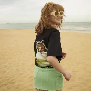 Unisex Love Is Love Tshirt Siyah