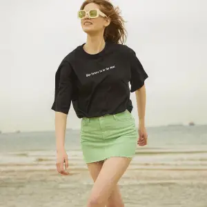 Unisex Love Is Love Tshirt Siyah