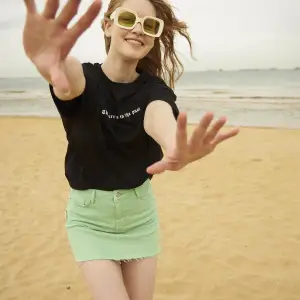 Unisex Love Is Love Tshirt Siyah