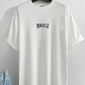 Unisex Oversize Kalıp Kelebek & Harf Grafik Damla Omuz Harajuku Style