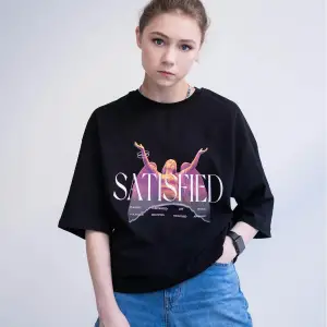 Unisex Satisfied Siyah Tshirt
