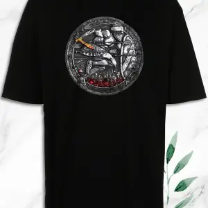 Unisex Siyah Oversize Mitoloji Savaşçı Figürü Baskılı Tişört