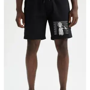 Unisex Siyah Panda Baskılı Cepli Penye Şort