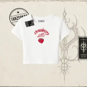 Unisex Strawberry Milk Kadın Baby Tee Beyaz