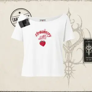 Unisex Strawberry Milk Kadın Kayık Yaka Tişört Beyaz