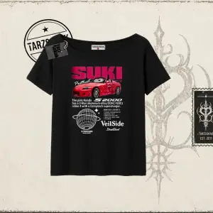 Unisex Suki Fast And Furious Kadın Kayık Yaka Tişört Beyaz