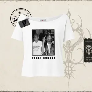 Unisex Trust Nobody Kadın Kayık Yaka Tişört Beyaz