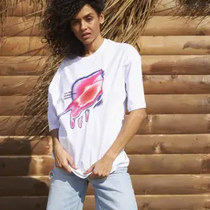 Unisex Ungrateful Beyaz Tshirt