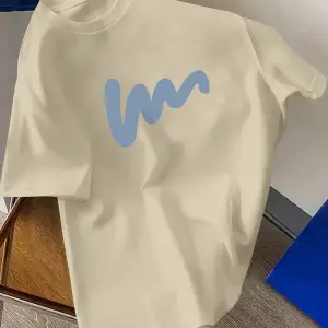 Unisex W Baskılı Tasarım