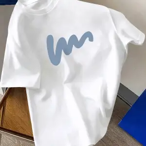 Unisex W Baskılı Tasarım