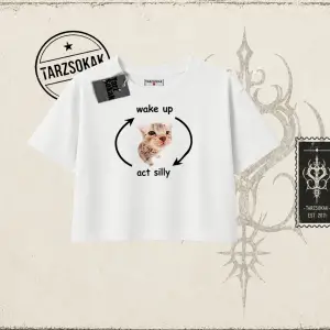 Unisex Wake up Act Silly Kadın Crop Tişört Beyaz