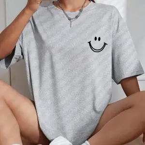 Urban Pop Graphic Kadın Tişört KoleksiyonuKod 5083