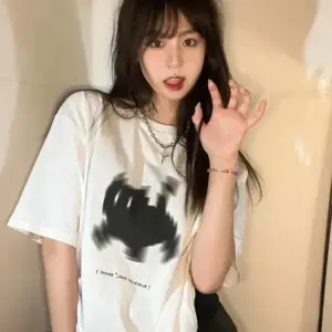 Urban Pop Graphic Kadın Tişört KoleksiyonuKod 5085