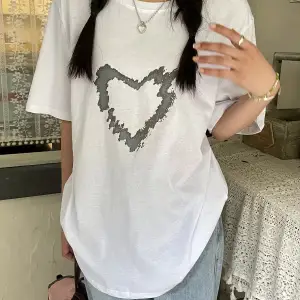 Urban Pop Graphic Kadın Tişört KoleksiyonuKod 5087