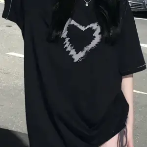 Urban Pop Graphic Kadın Tişört KoleksiyonuKod 5087