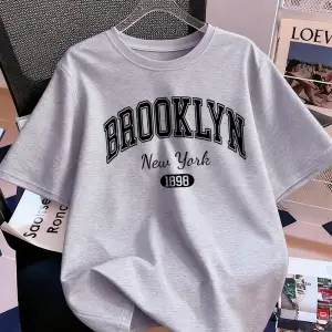 Urban Pop Graphic Kadın Tişört KoleksiyonuKod 5090