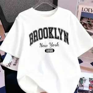Urban Pop Graphic Kadın Tişört KoleksiyonuKod 5090