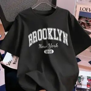 Urban Pop Graphic Kadın Tişört KoleksiyonuKod 5090