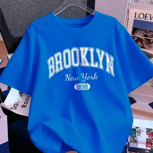 Urban Pop Graphic Kadın Tişört KoleksiyonuKod 5090