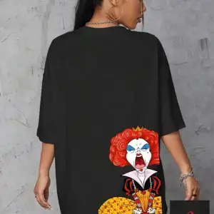 Urban Pop Graphic Kadın Tişört KoleksiyonuKod 5093